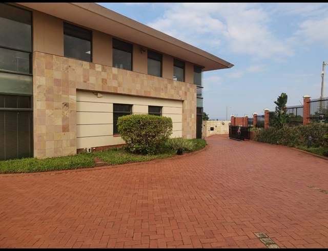 500M² OFFICE FOR SALE IN LA LUCIA RIDGE